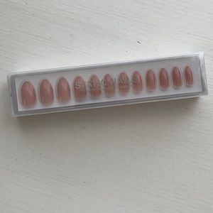 Static Nails Reusable Pop-On Manicure